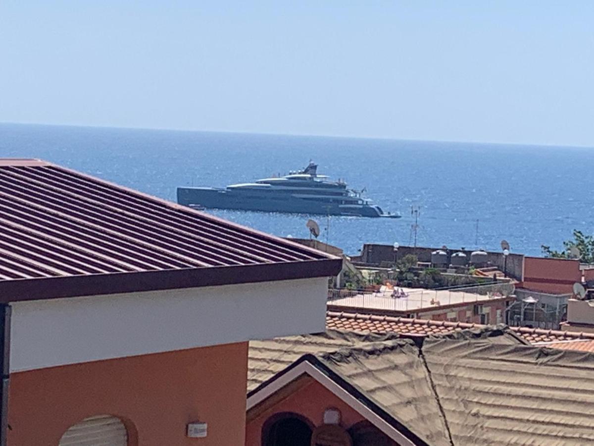 Residence La Fenice Ff Giardini Naxos Exterior foto